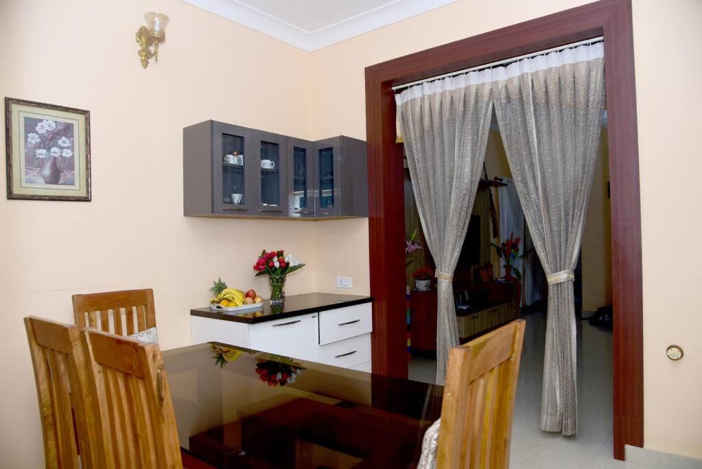 S R Luxurious Fully Ac 3 Bhk Bunglow Mysore Villa Eksteriør billede