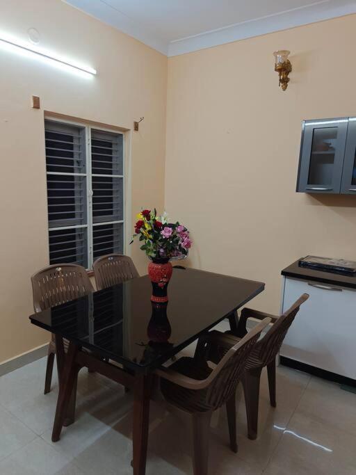 S R Luxurious Fully Ac 3 Bhk Bunglow Mysore Villa Eksteriør billede