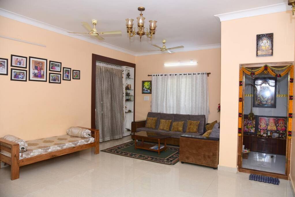 S R Luxurious Fully Ac 3 Bhk Bunglow Mysore Villa Eksteriør billede