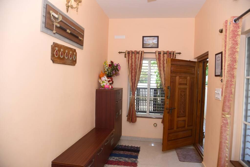 S R Luxurious Fully Ac 3 Bhk Bunglow Mysore Villa Eksteriør billede